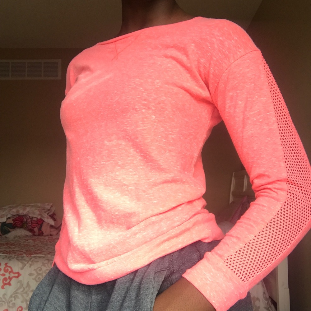 Cute orange pink tee perfect for Fall!🍁